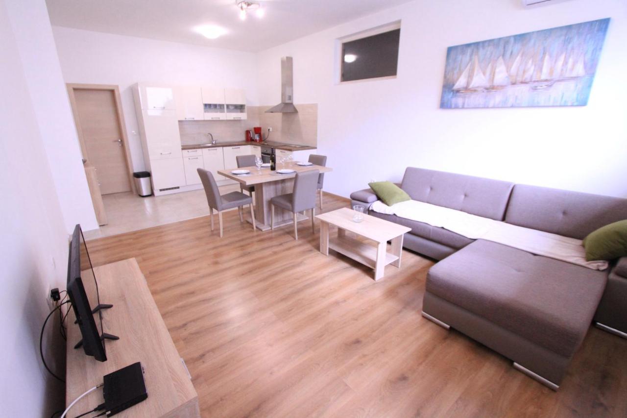 Apartman Darija Podstrana Exterior foto